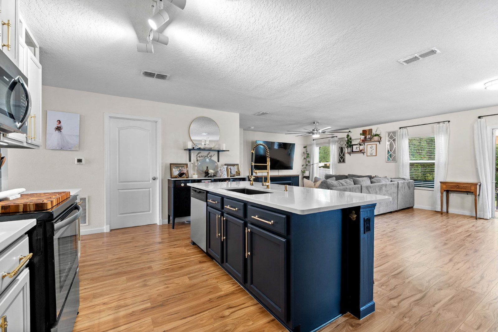 Gorgeous Home in Azalea Ridge property image