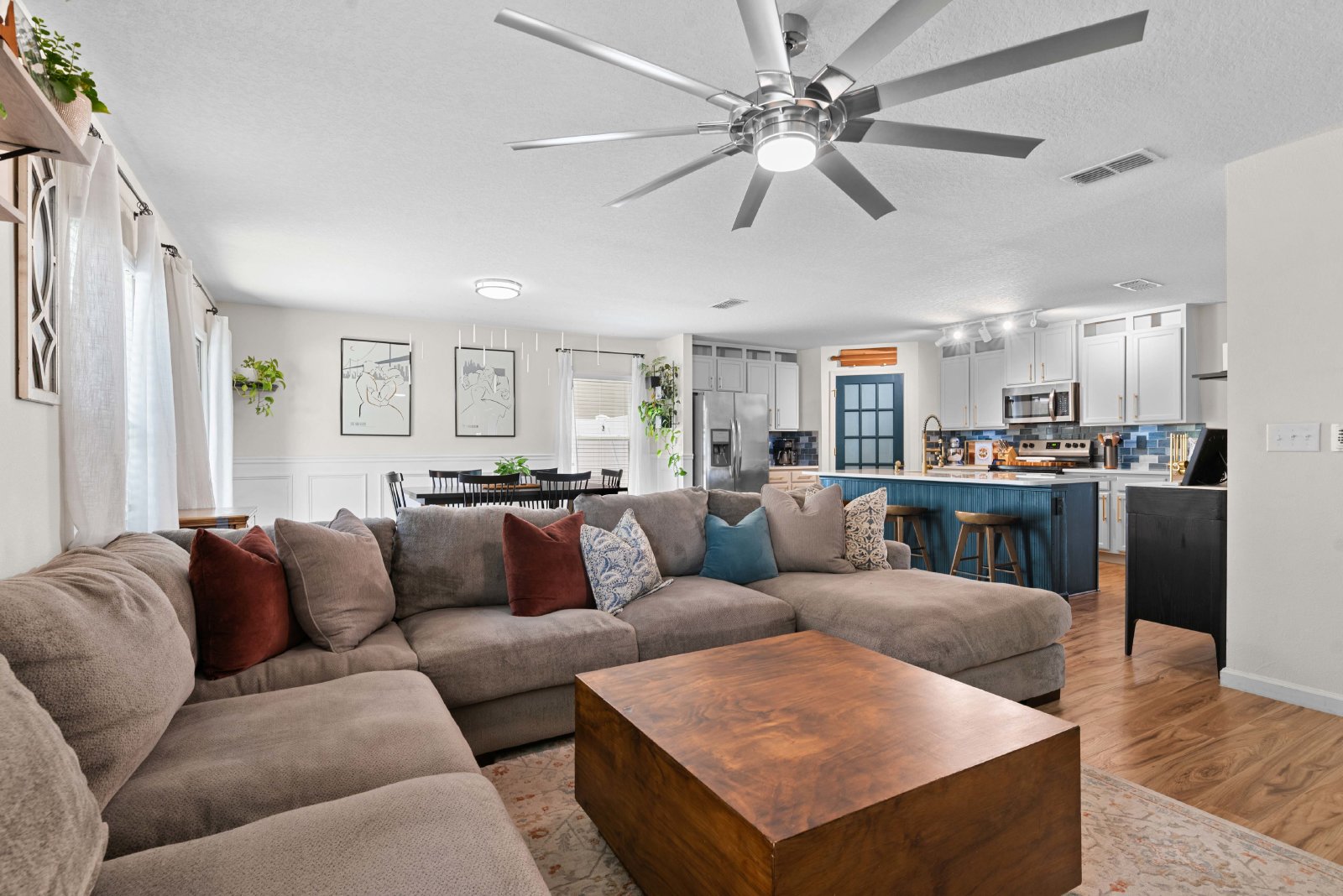 Gorgeous Home in Azalea Ridge property image