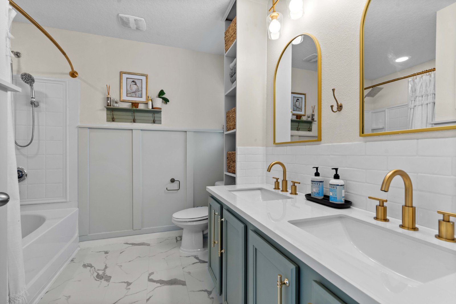 Gorgeous Home in Azalea Ridge property image