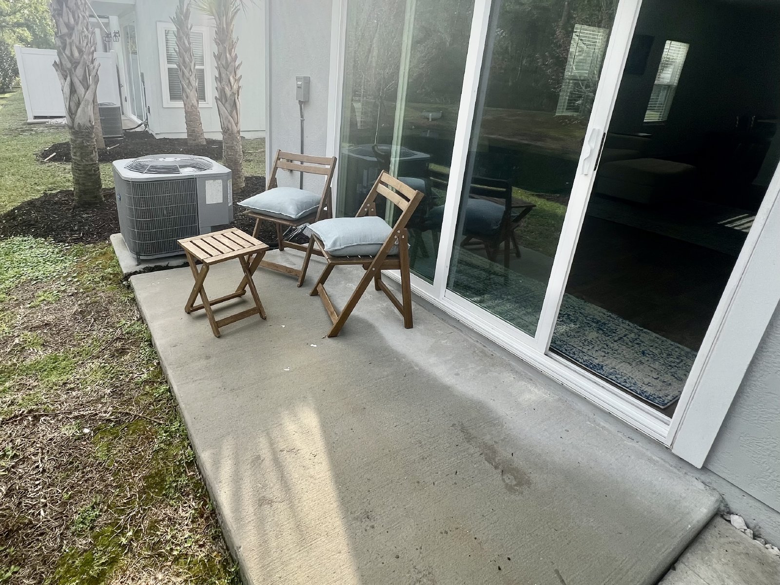 Almost new 3-bedroom 2.5 bath townhome property image