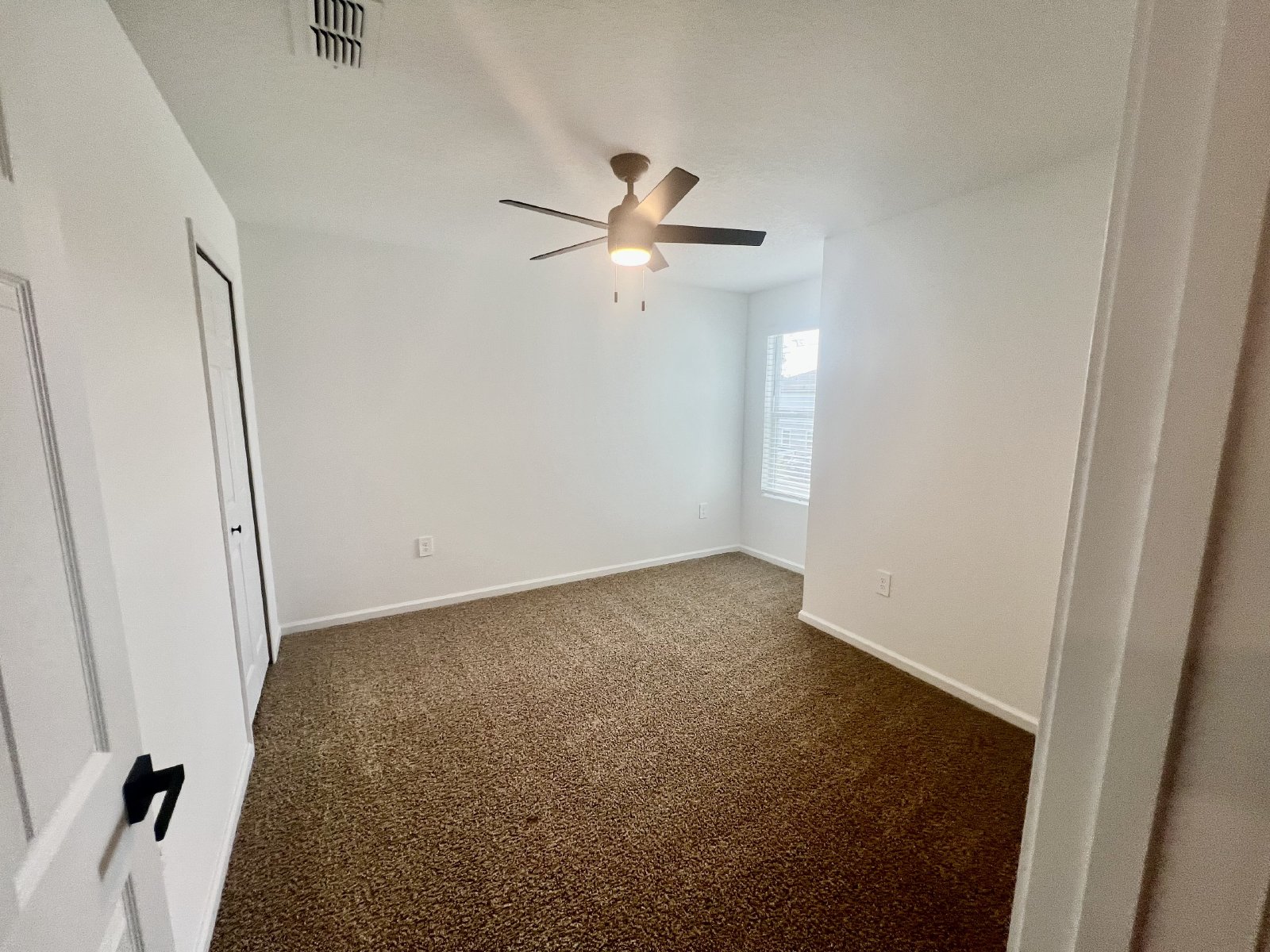 Almost new 3-bedroom 2.5 bath townhome property image