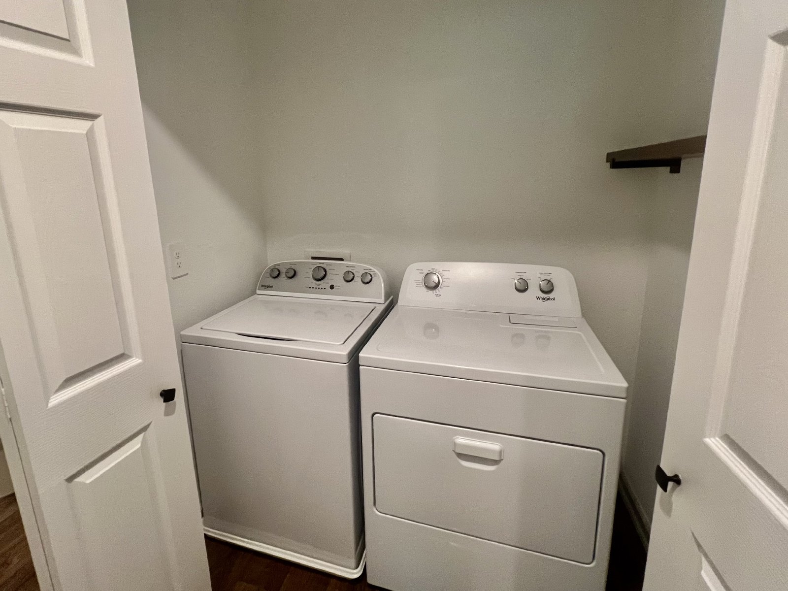 Almost new 3-bedroom 2.5 bath townhome property image