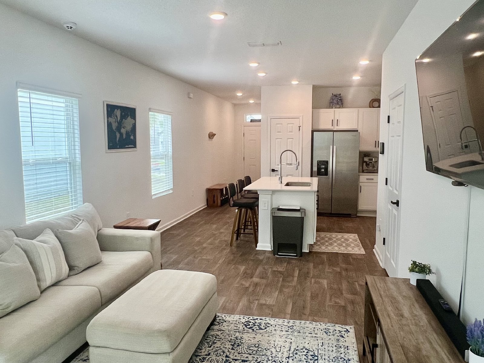 Almost new 3-bedroom 2.5 bath townhome property image