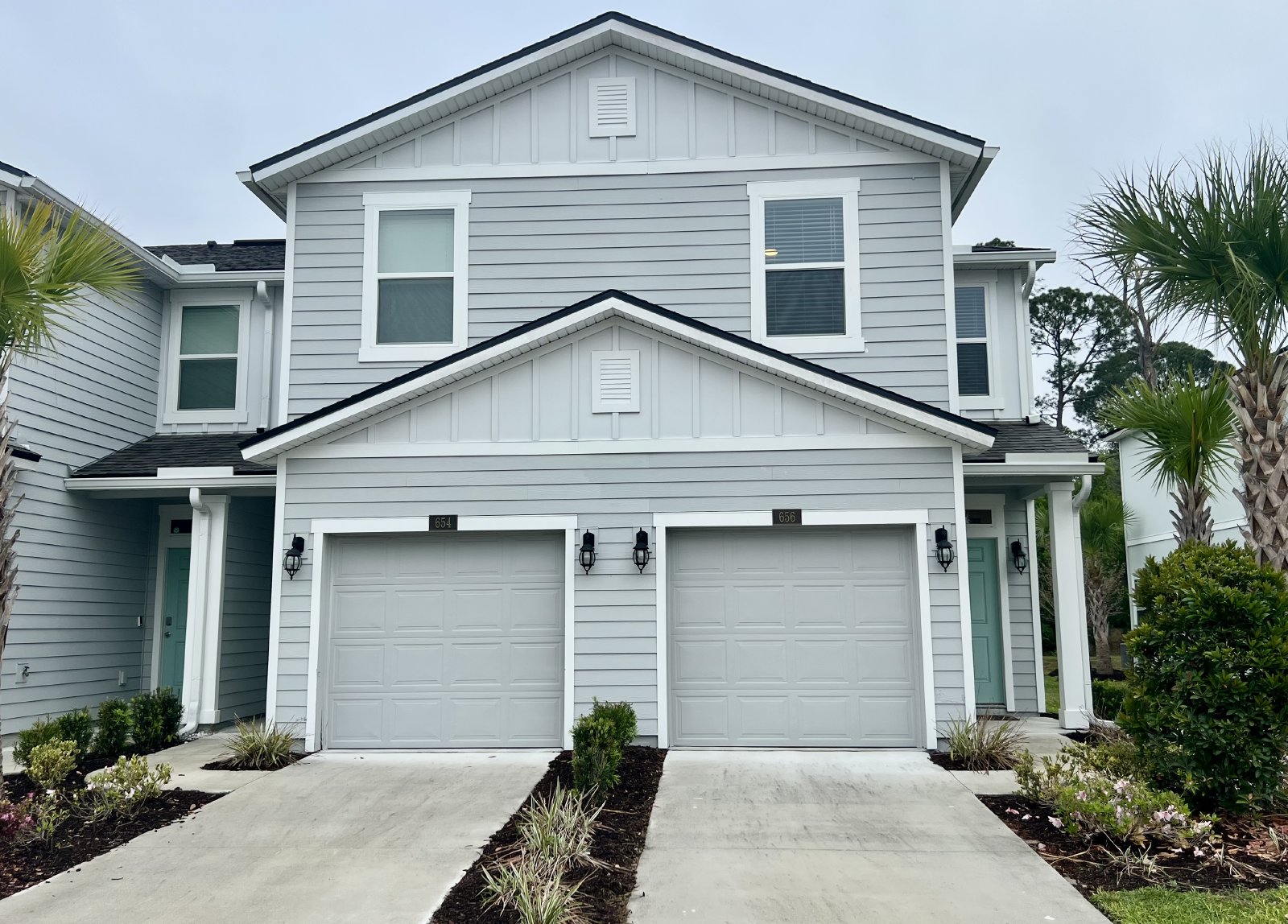 Almost new 3-bedroom 2.5 bath townhome property image