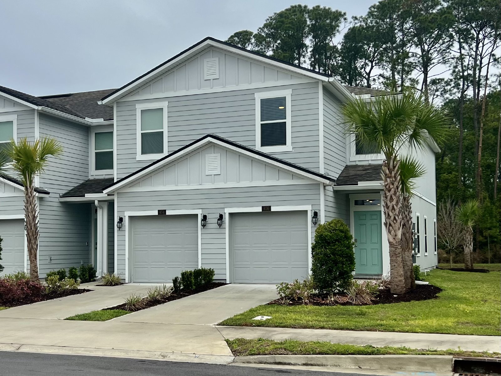 Almost new 3-bedroom 2.5 bath townhome property image