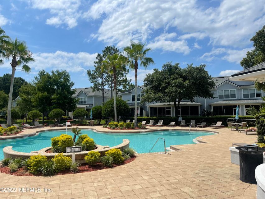 Townhome in Desirable gated Wolf Creek Community! property image