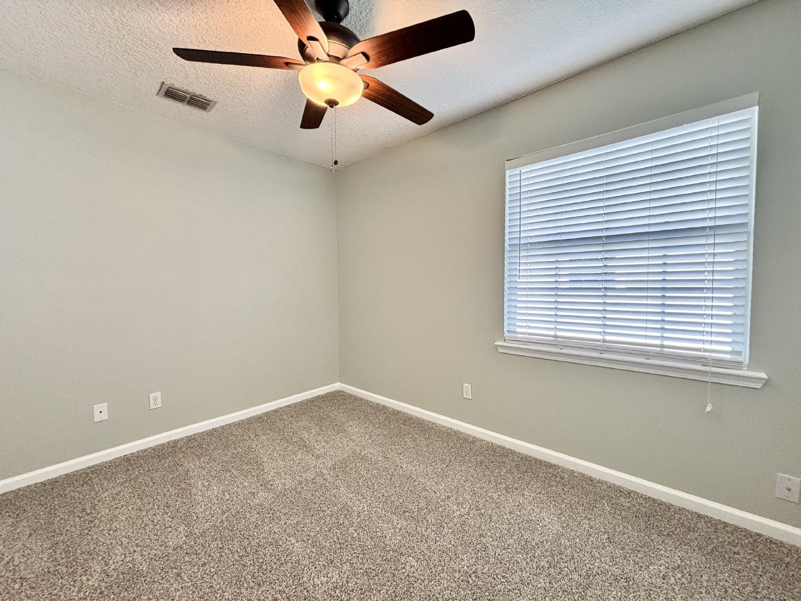 3 Bedroom, 2 Bathroom with Flex Space in Middleburg property image