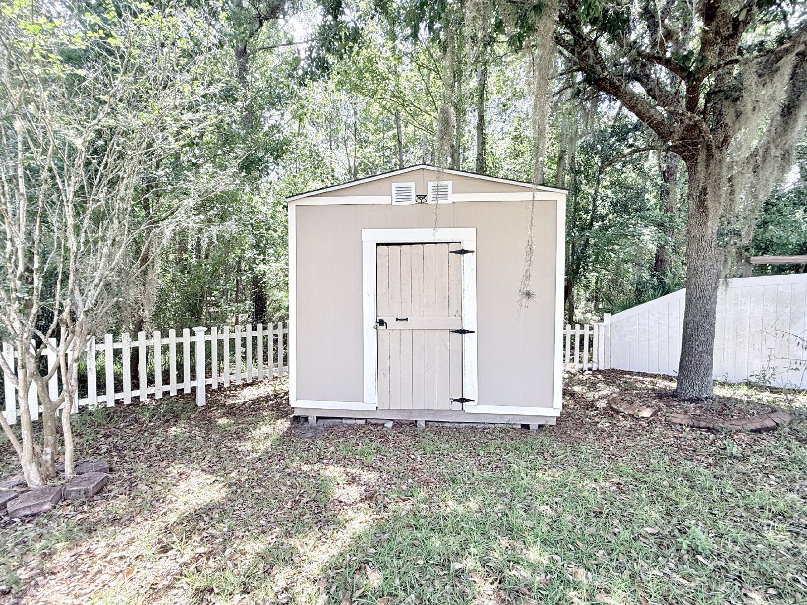 Spacious Two-Story Home with Hot Tub, Pool Table & Fenced Yard in Panther Creek property image