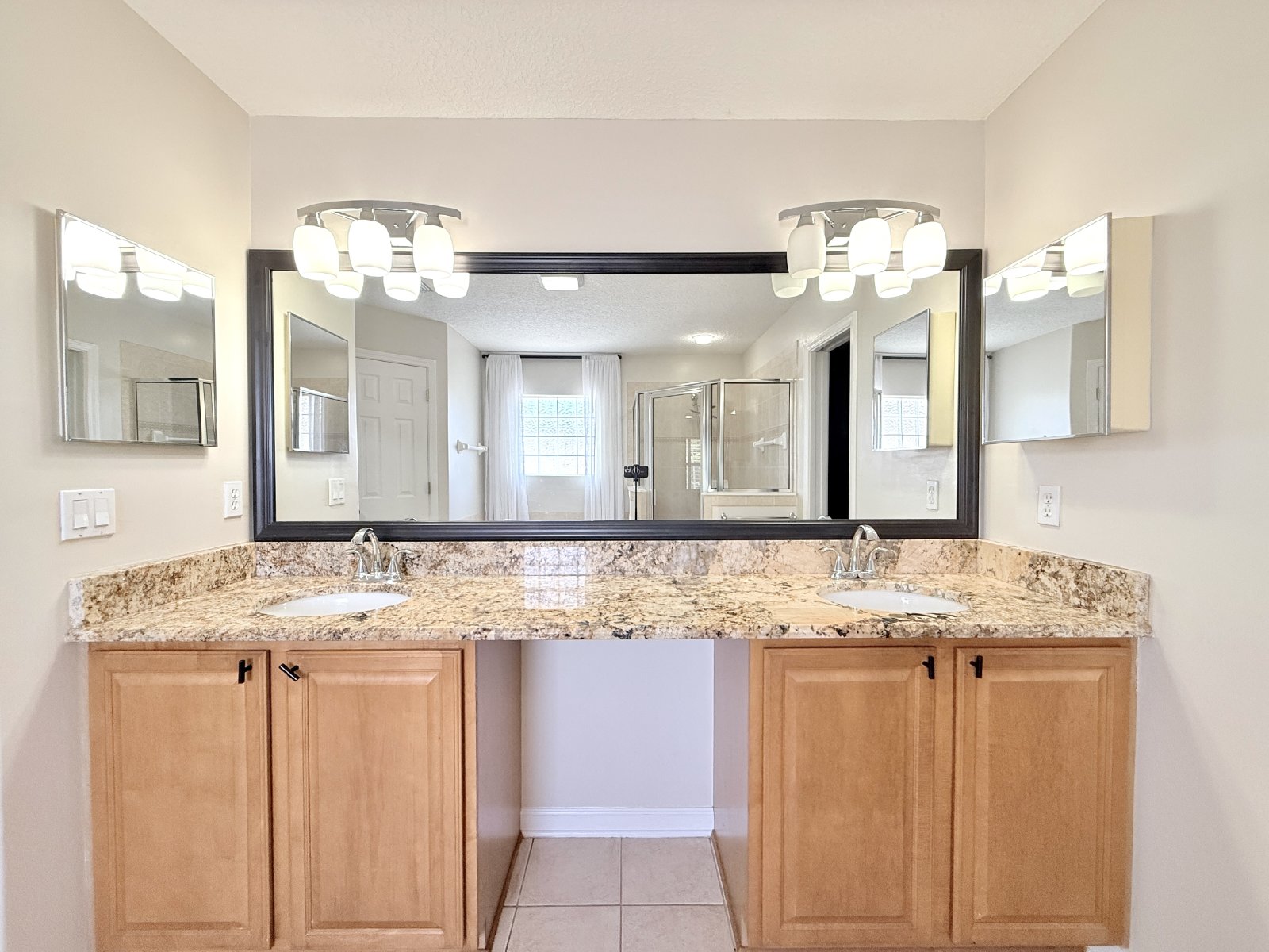 Spacious Two-Story Home with Hot Tub, Pool Table & Fenced Yard in Panther Creek property image