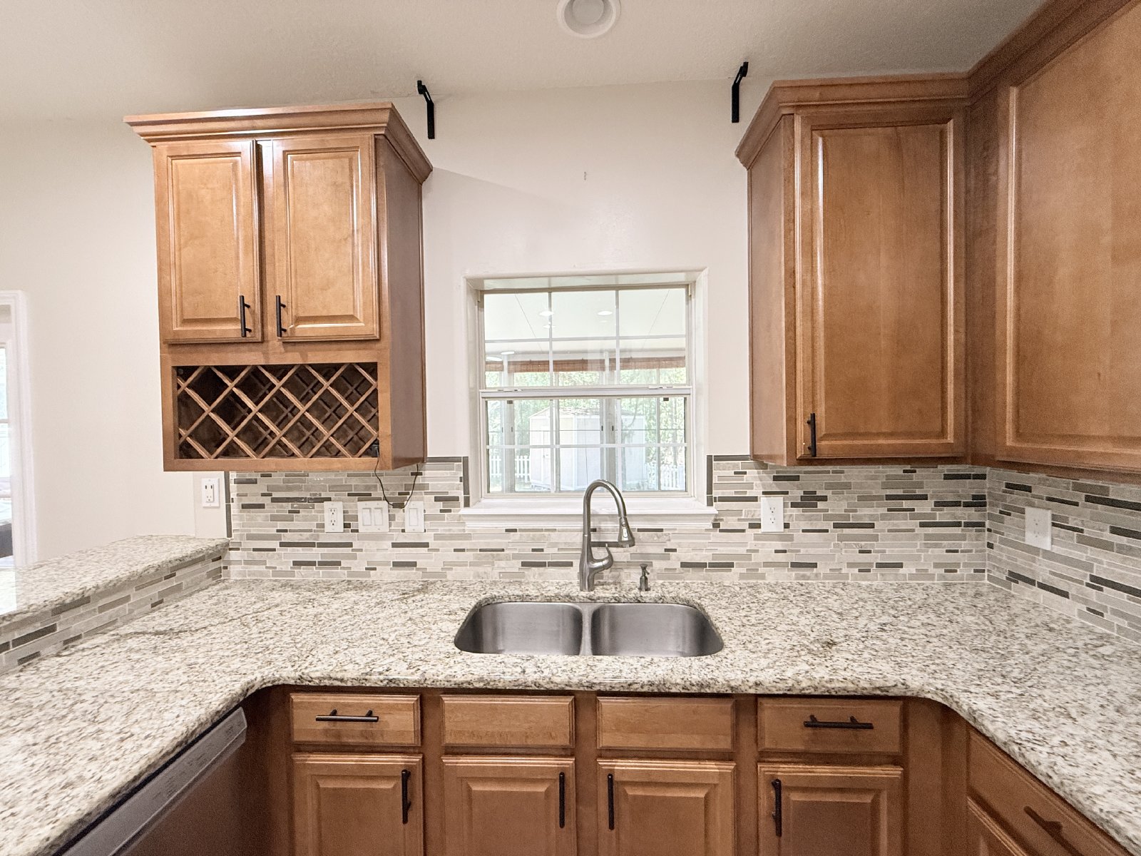 Spacious Two-Story Home with Hot Tub, Pool Table & Fenced Yard in Panther Creek property image