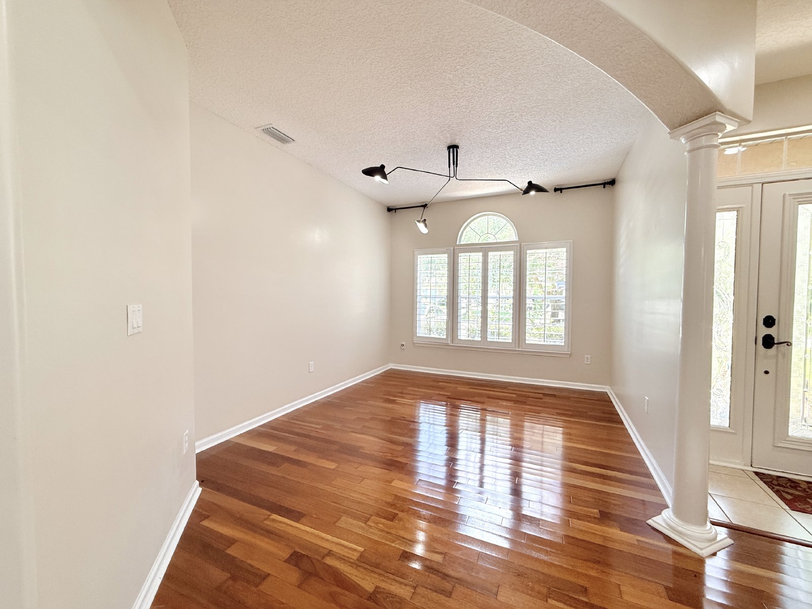 Spacious Two-Story Home with Hot Tub, Pool Table & Fenced Yard in Panther Creek property image