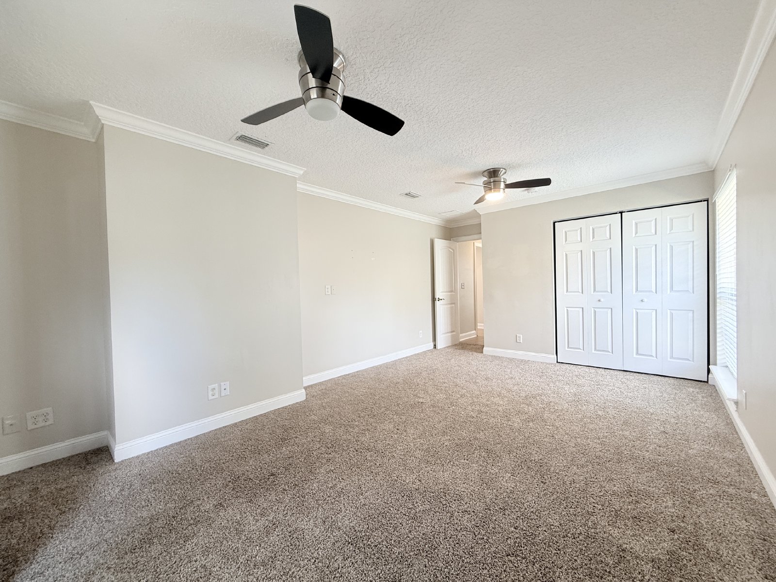 Large Open Concept House with Tons of Natural Light property image