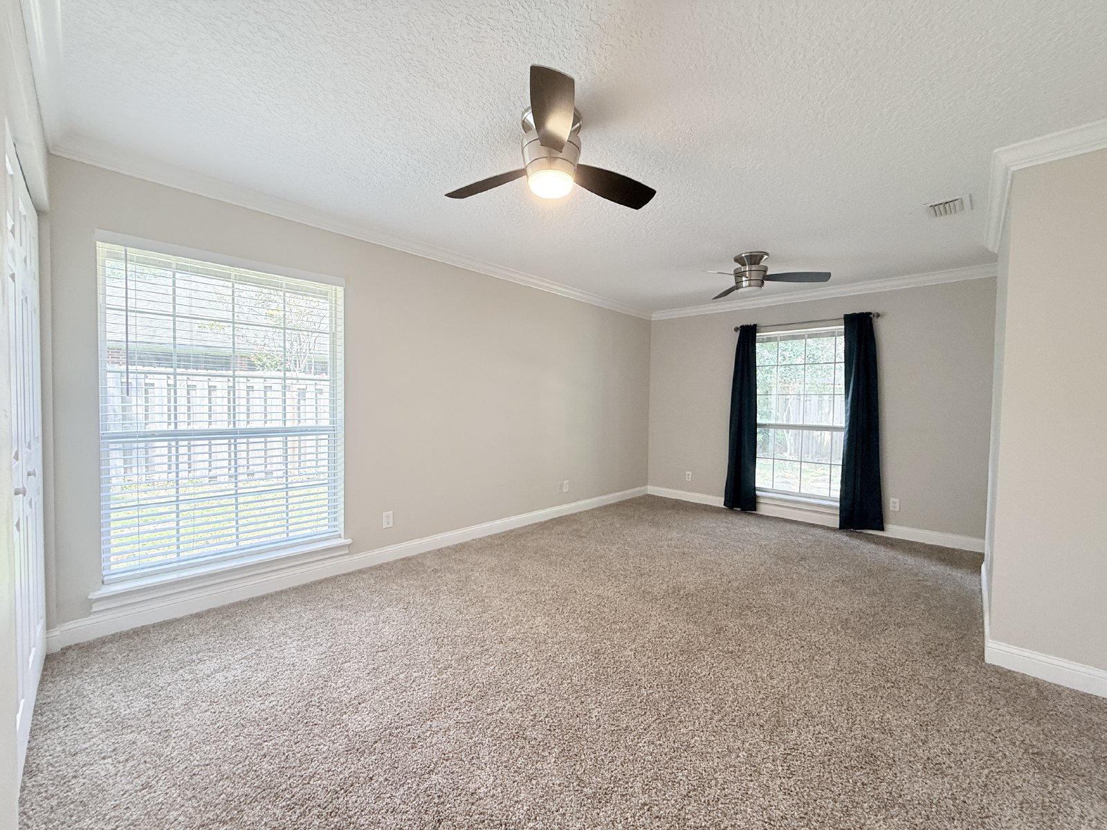 Large Open Concept House with Tons of Natural Light property image