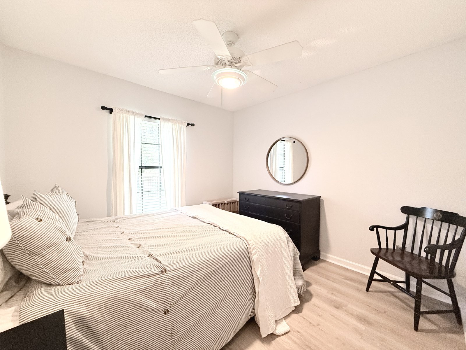 Stylish 4BR Home Minutes from Everything property image
