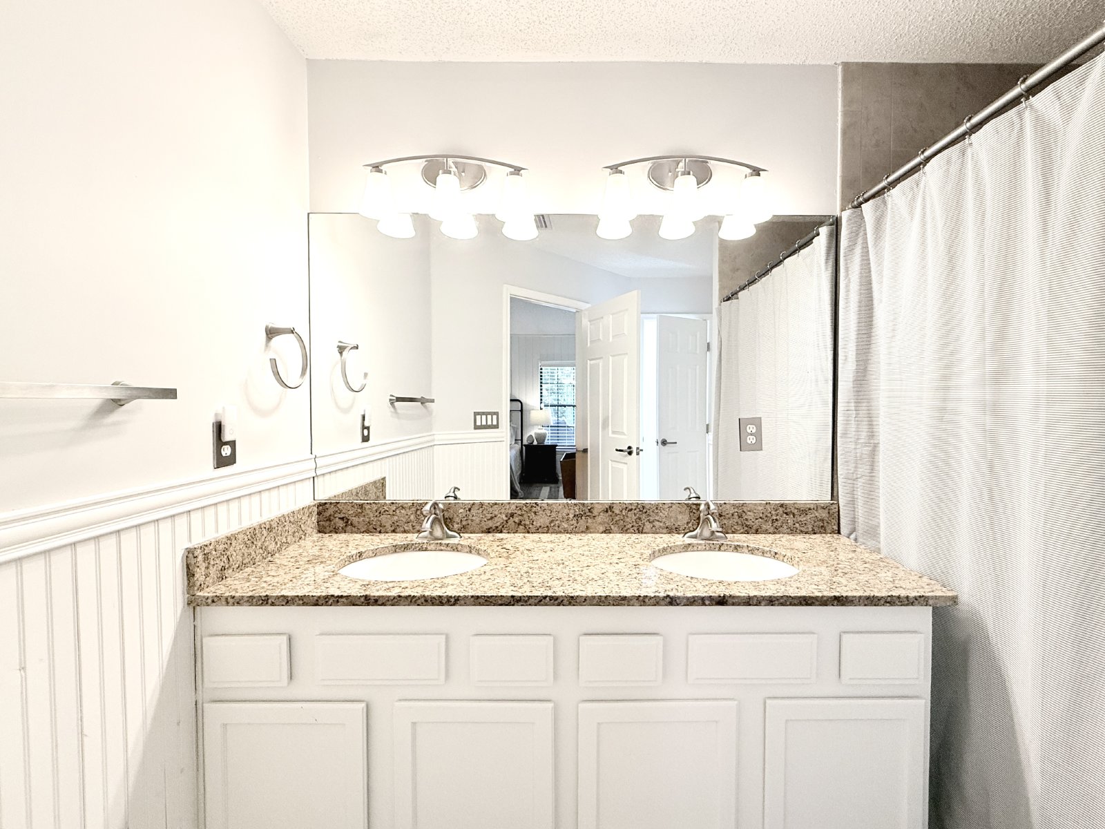 Stylish 4BR Home Minutes from Everything property image