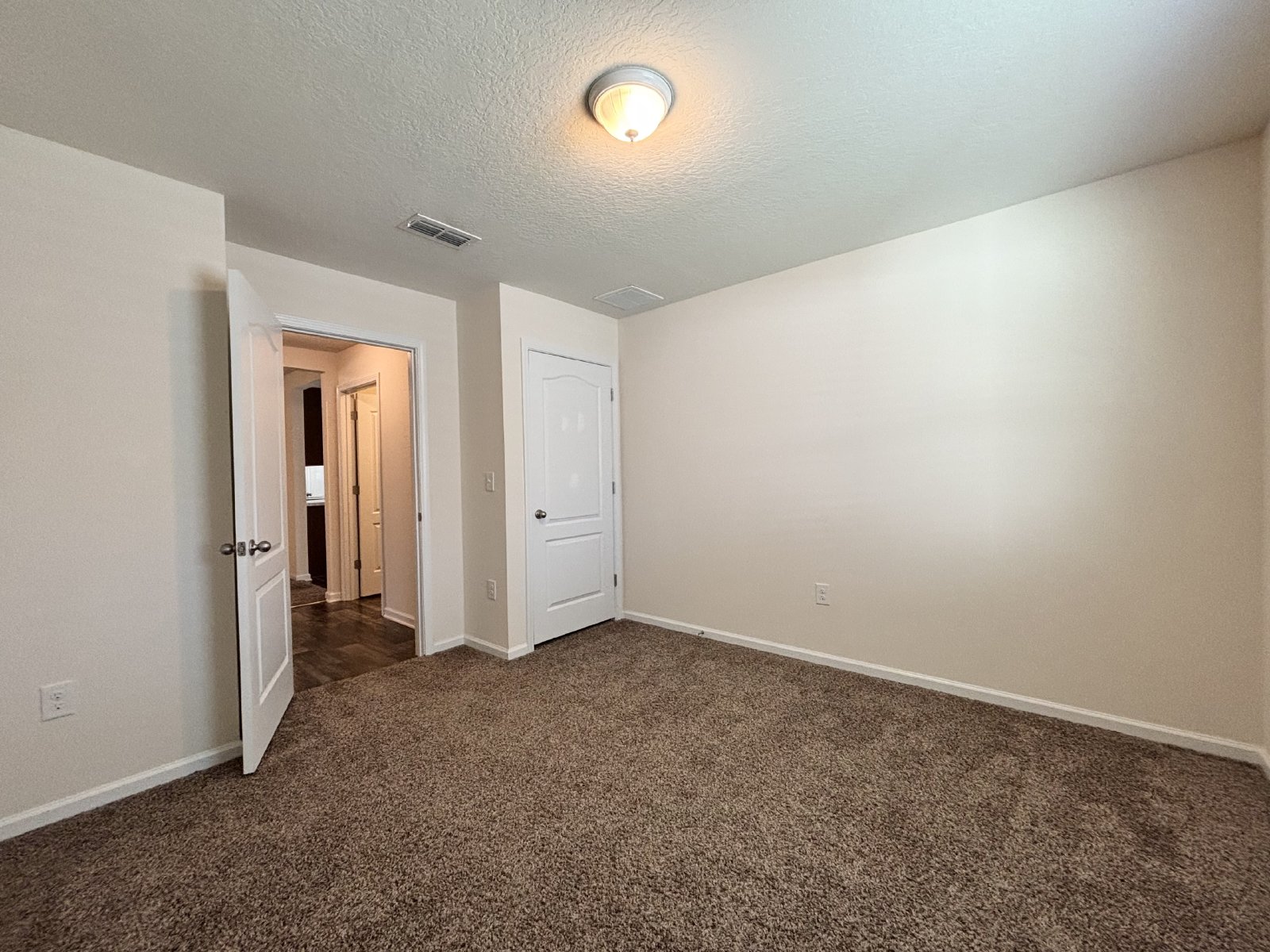 Newer Middleburg Home property image
