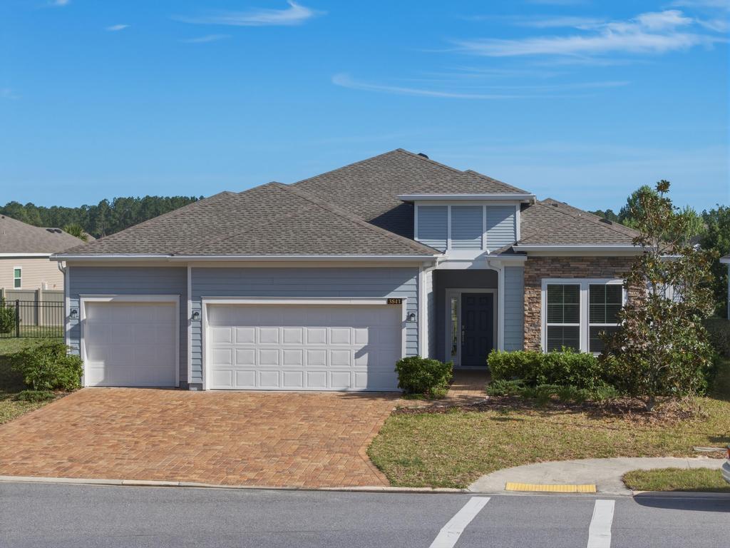 Newer Spacious Grey Hawk Home property image