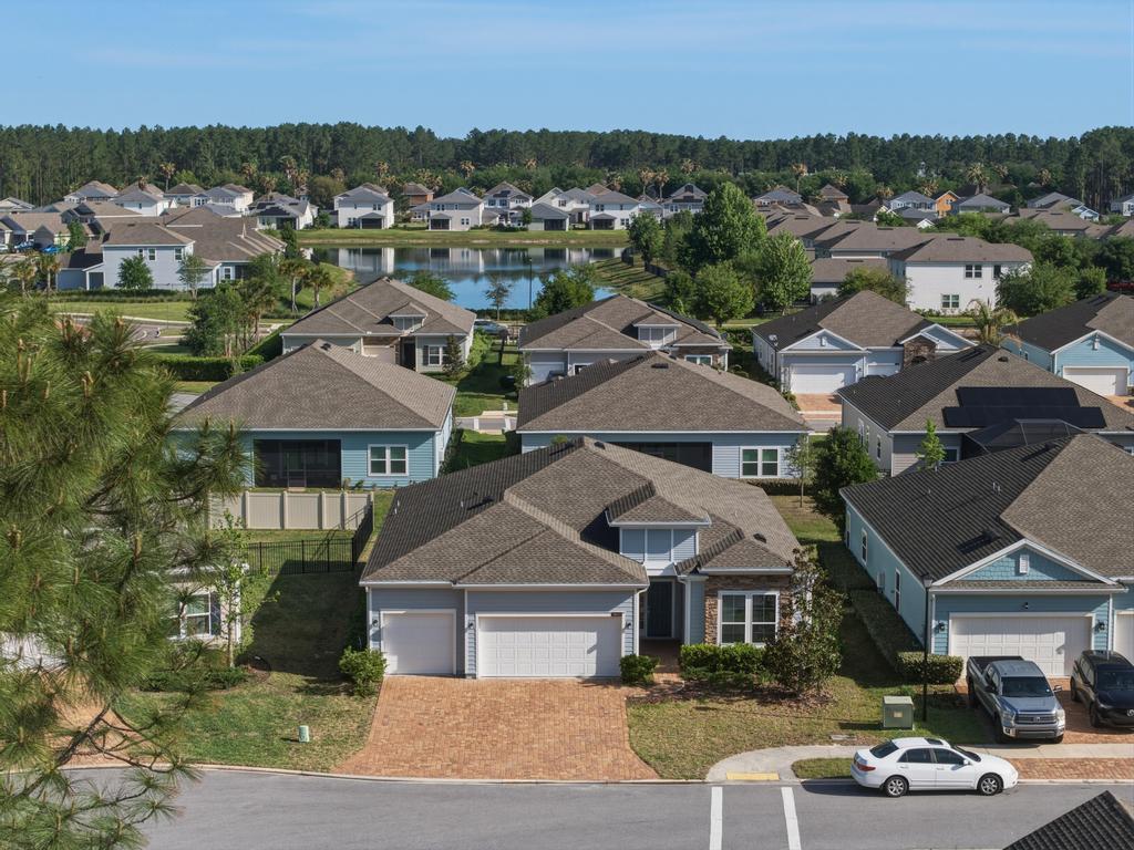 Newer Spacious Grey Hawk Home property image