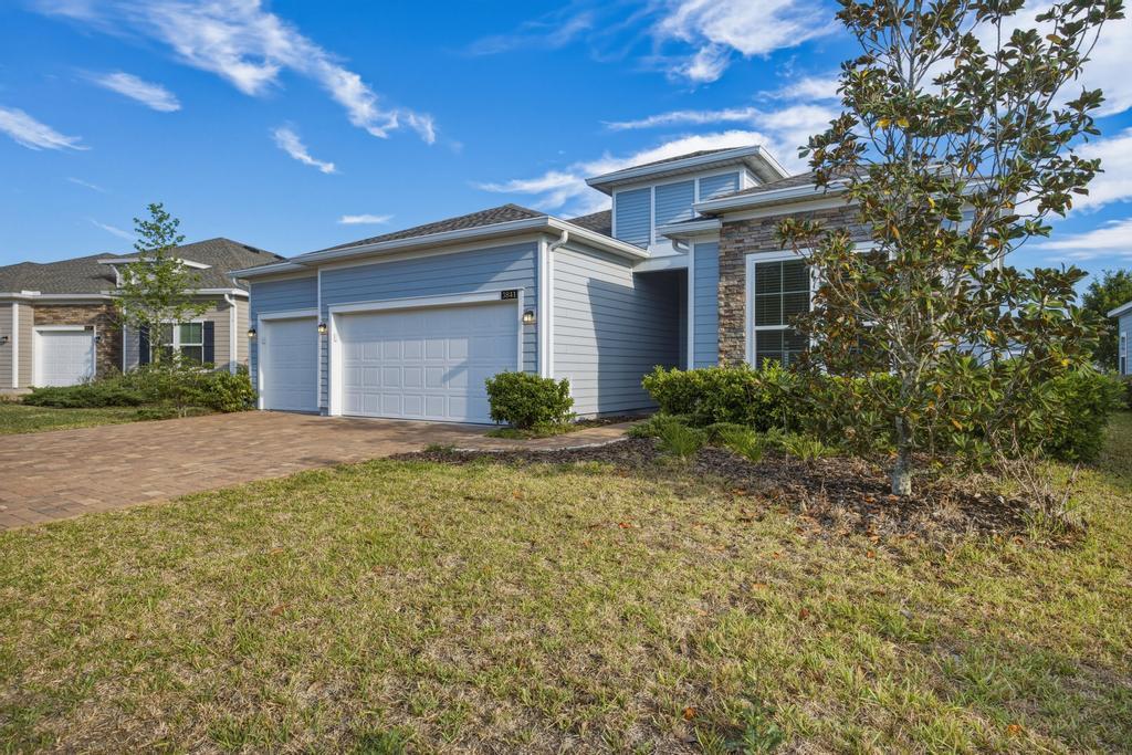 Newer Spacious Grey Hawk Home property image