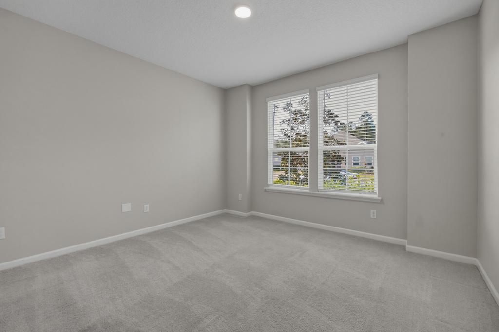Newer Spacious Grey Hawk Home property image