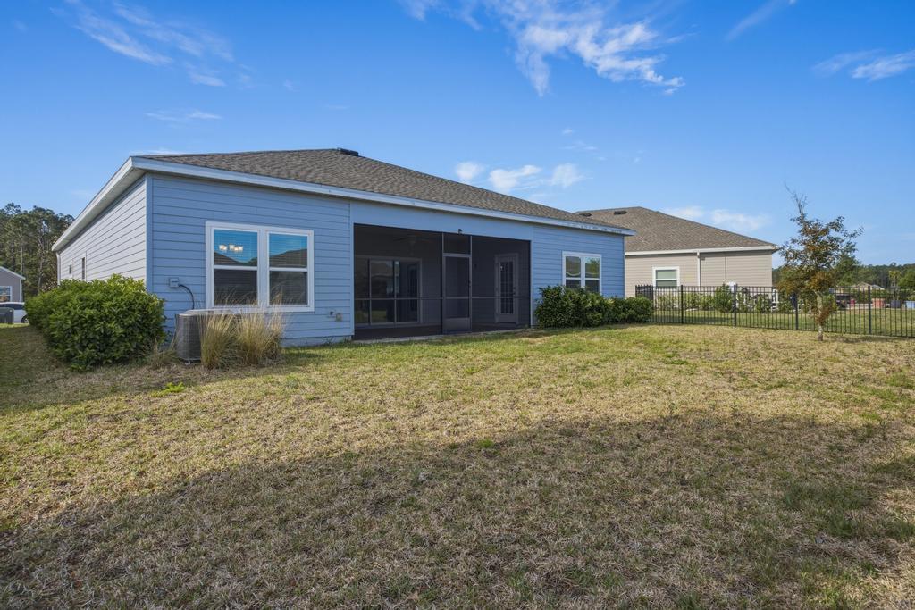Newer Spacious Grey Hawk Home property image