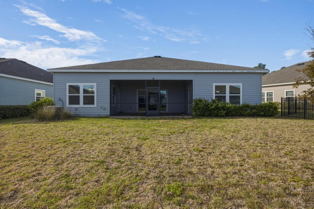 Newer Spacious Grey Hawk Home property image