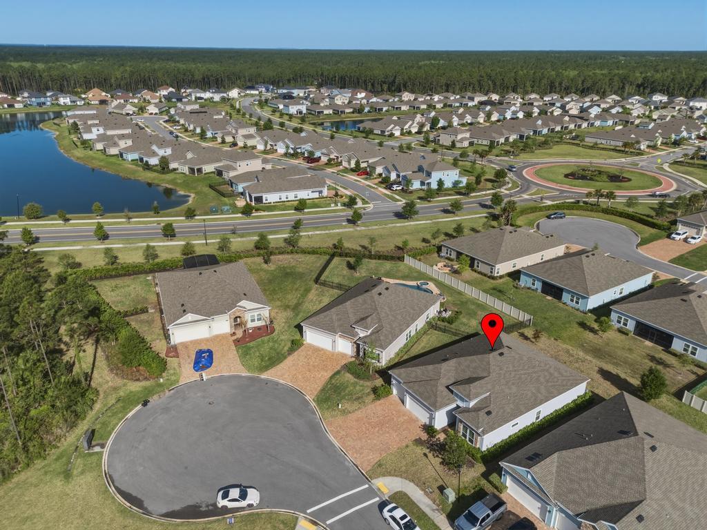 Newer Spacious Grey Hawk Home property image