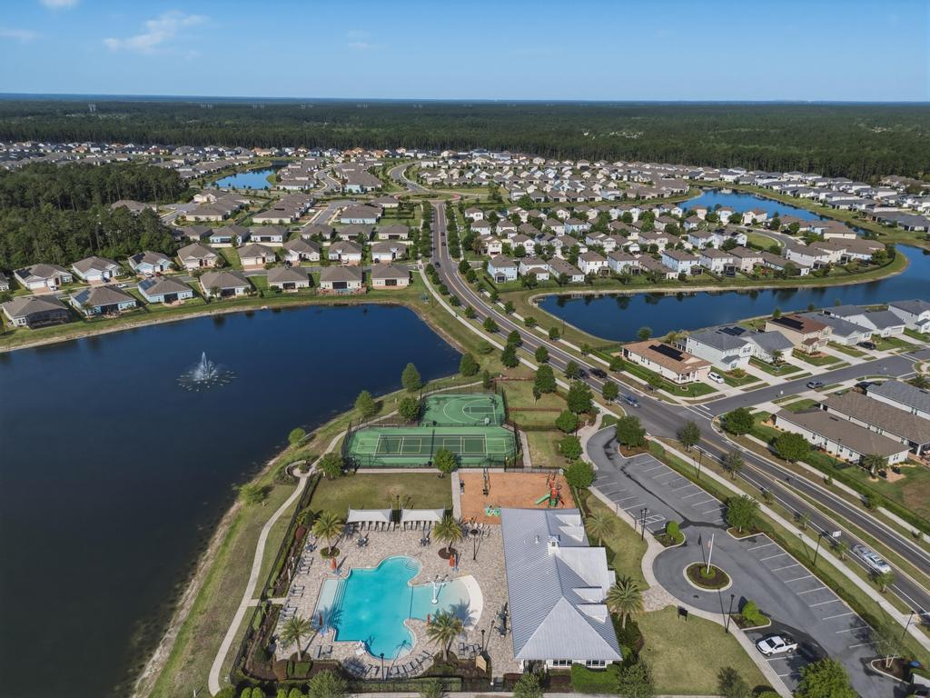 Newer Spacious Grey Hawk Home property image