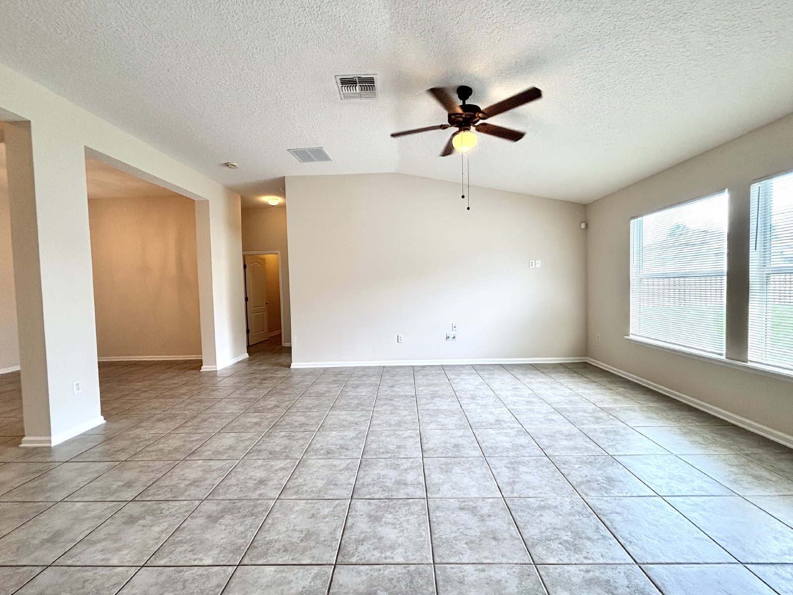 Charming, Well Kept in Wonderful Community! property image