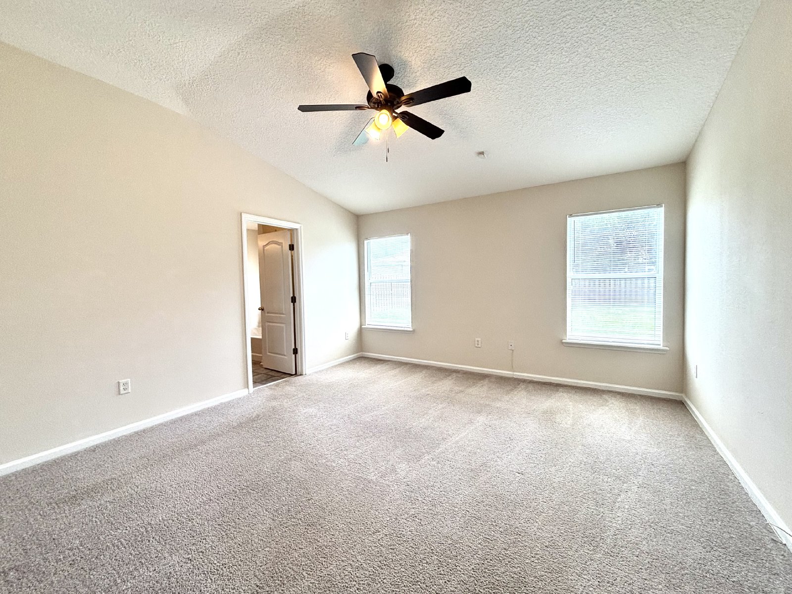 Charming, Well Kept in Wonderful Community! property image