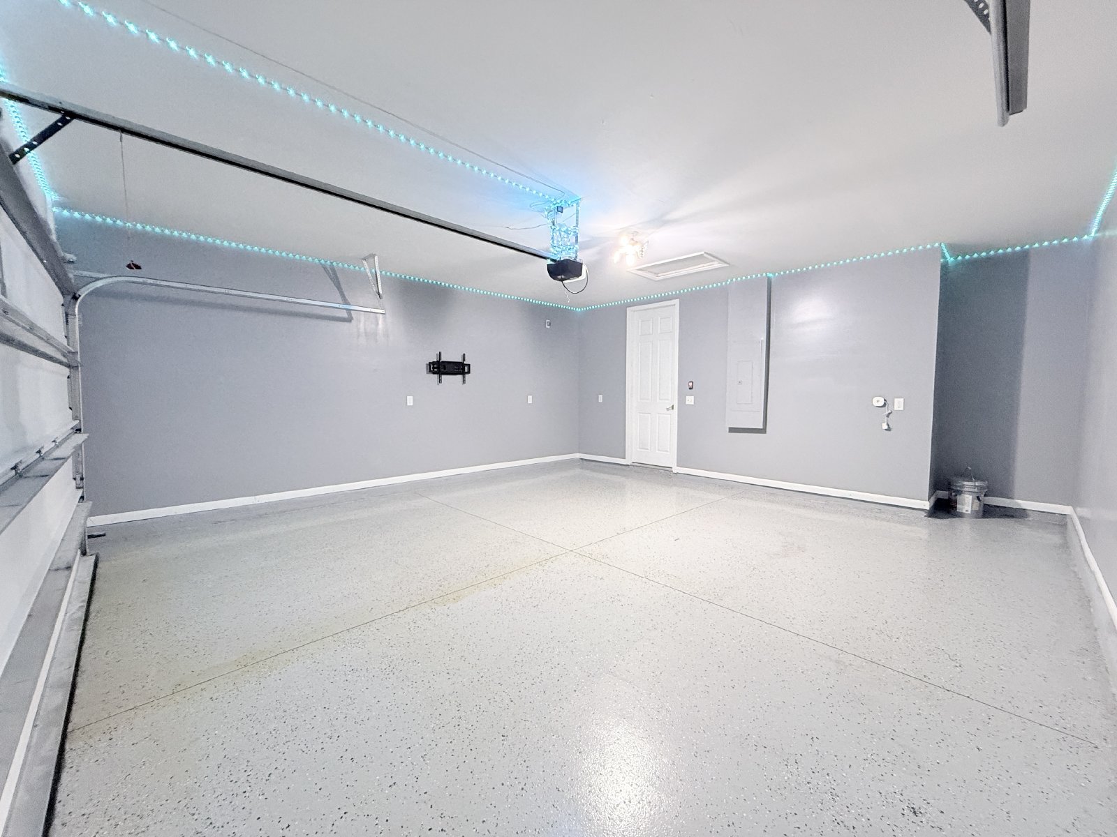 Bright & Spacious 4BR Home with Screened Porch & Paver Patio property image