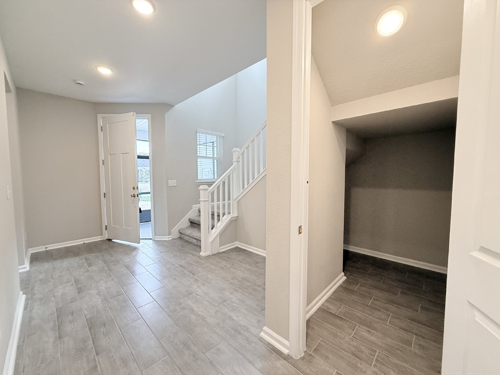 Bright & Spacious 4BR Home with Screened Porch & Paver Patio property image