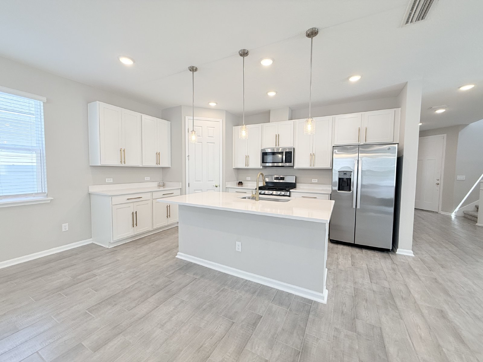 Bright & Spacious 4BR Home with Screened Porch & Paver Patio property image