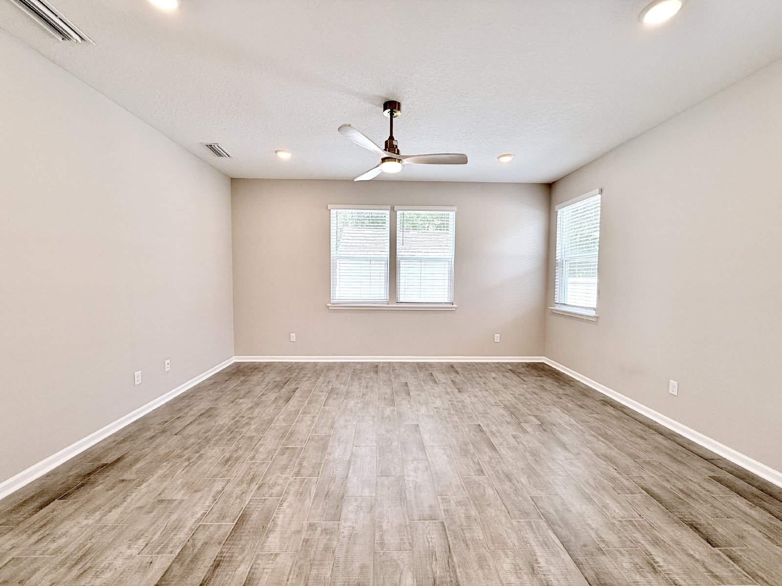Bright & Spacious 4BR Home with Screened Porch & Paver Patio property image
