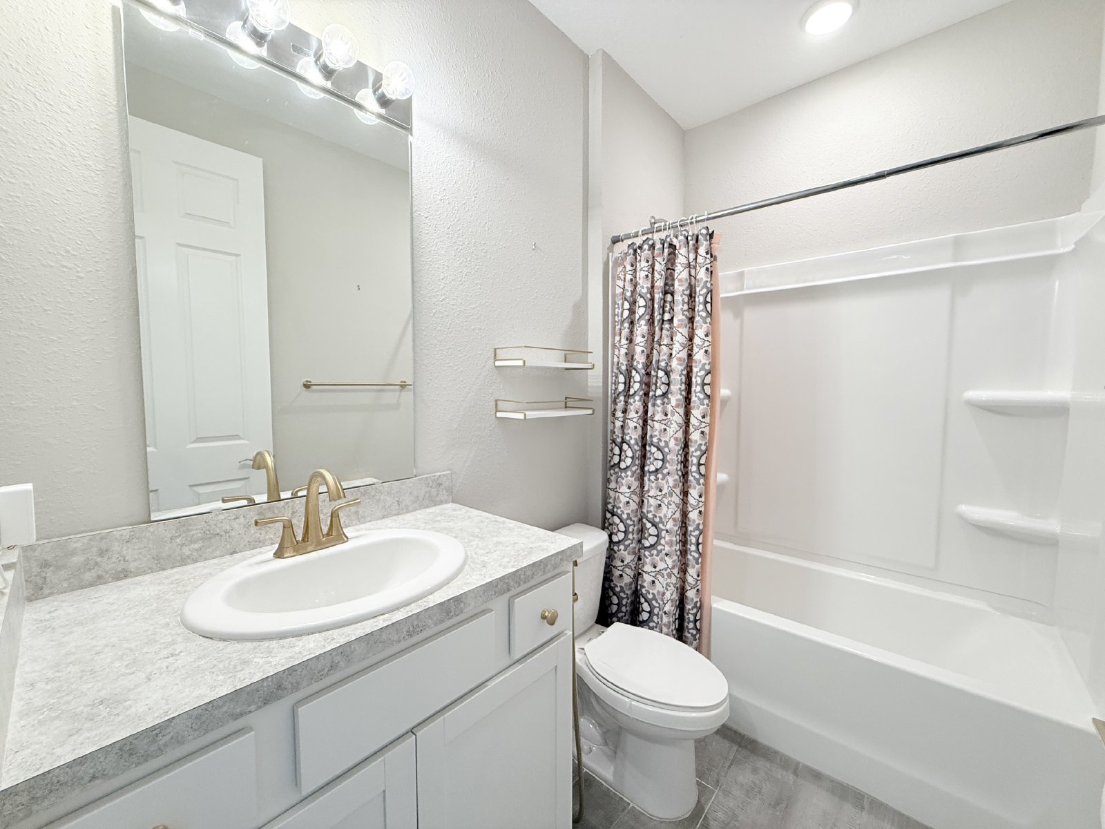 Bright & Spacious 4BR Home with Screened Porch & Paver Patio property image