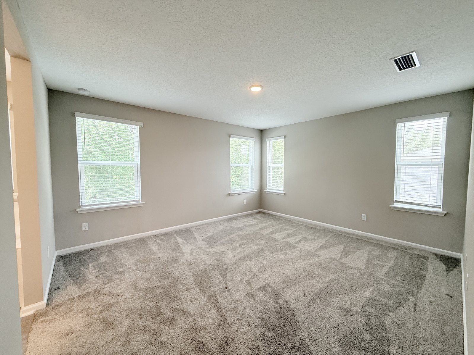 Bright & Spacious 4BR Home with Screened Porch & Paver Patio property image
