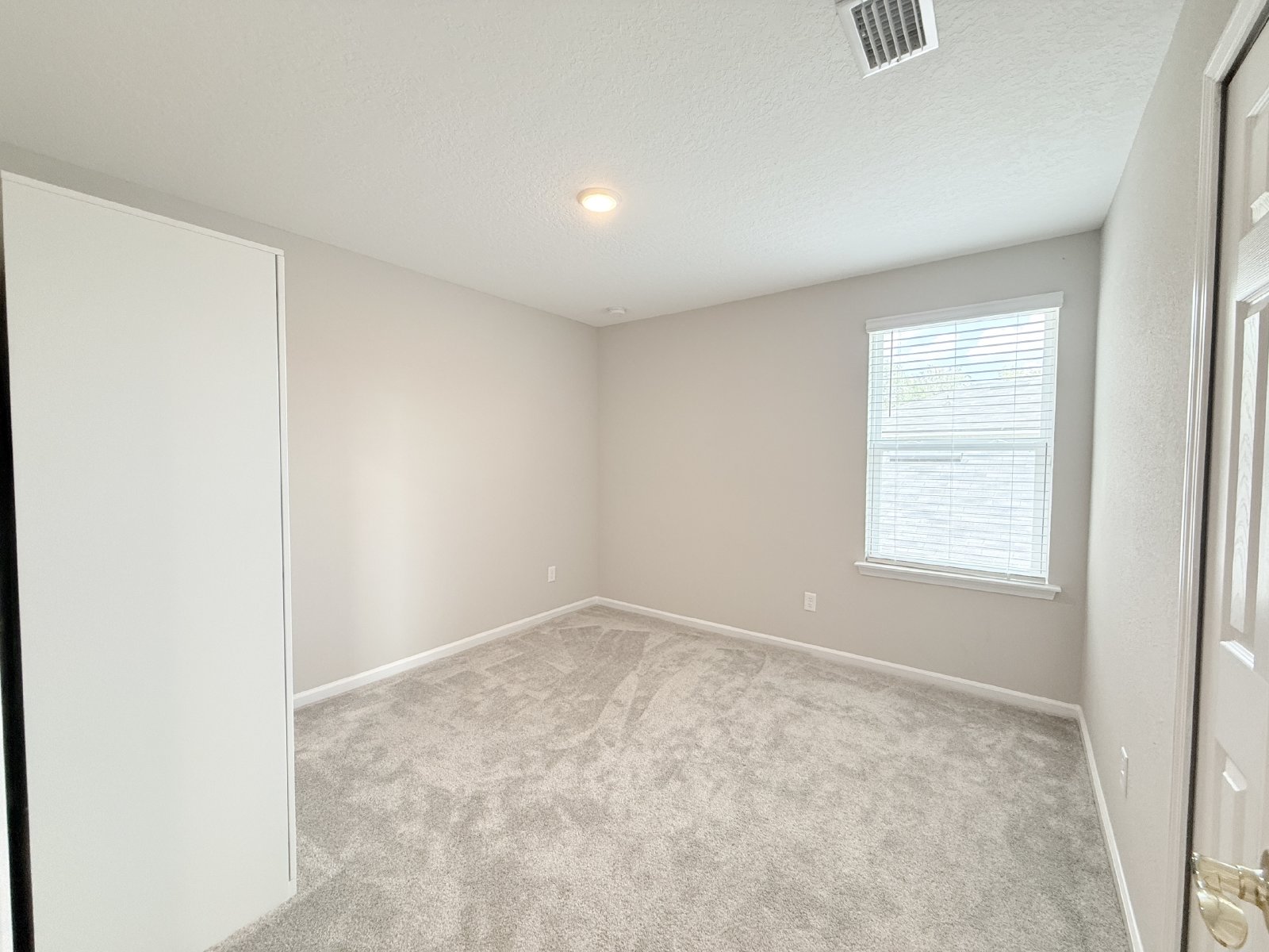 Bright & Spacious 4BR Home with Screened Porch & Paver Patio property image