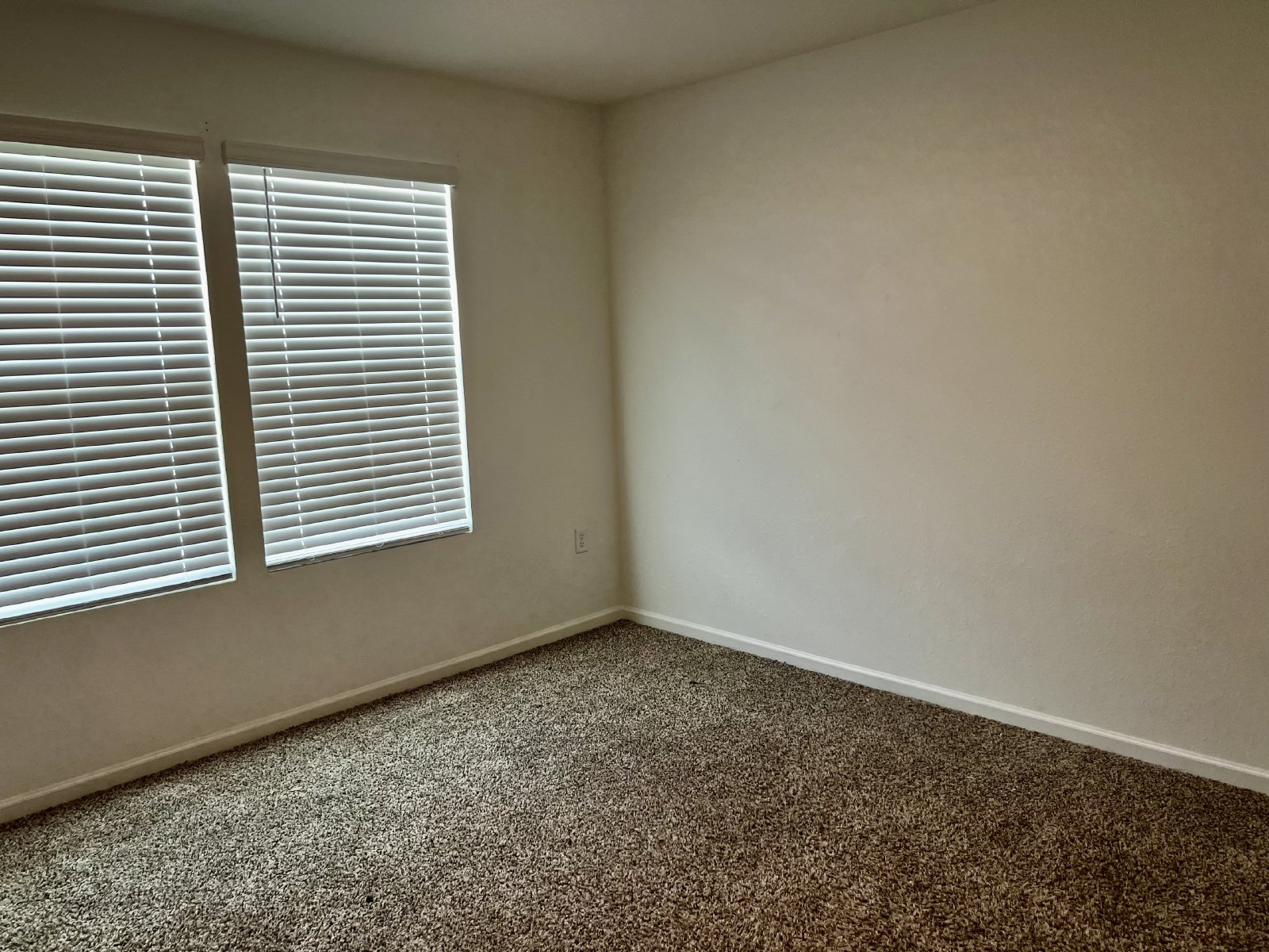 Large almost new 5-bedroom home in the Arbors property image