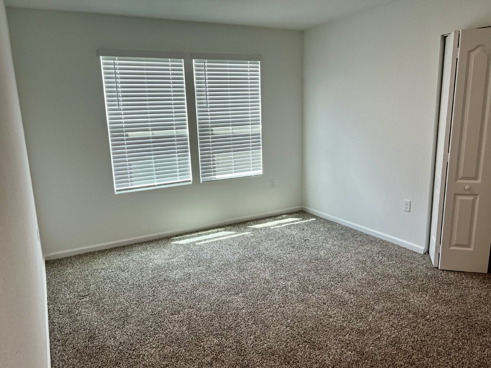 Large almost new 5-bedroom home in the Arbors property image