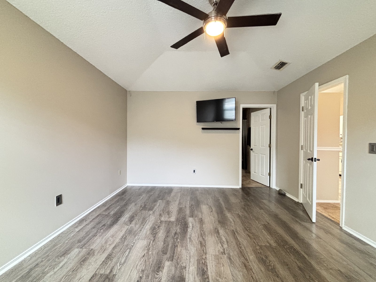 4 Bedroom 2 Bathroom Orange Park property image