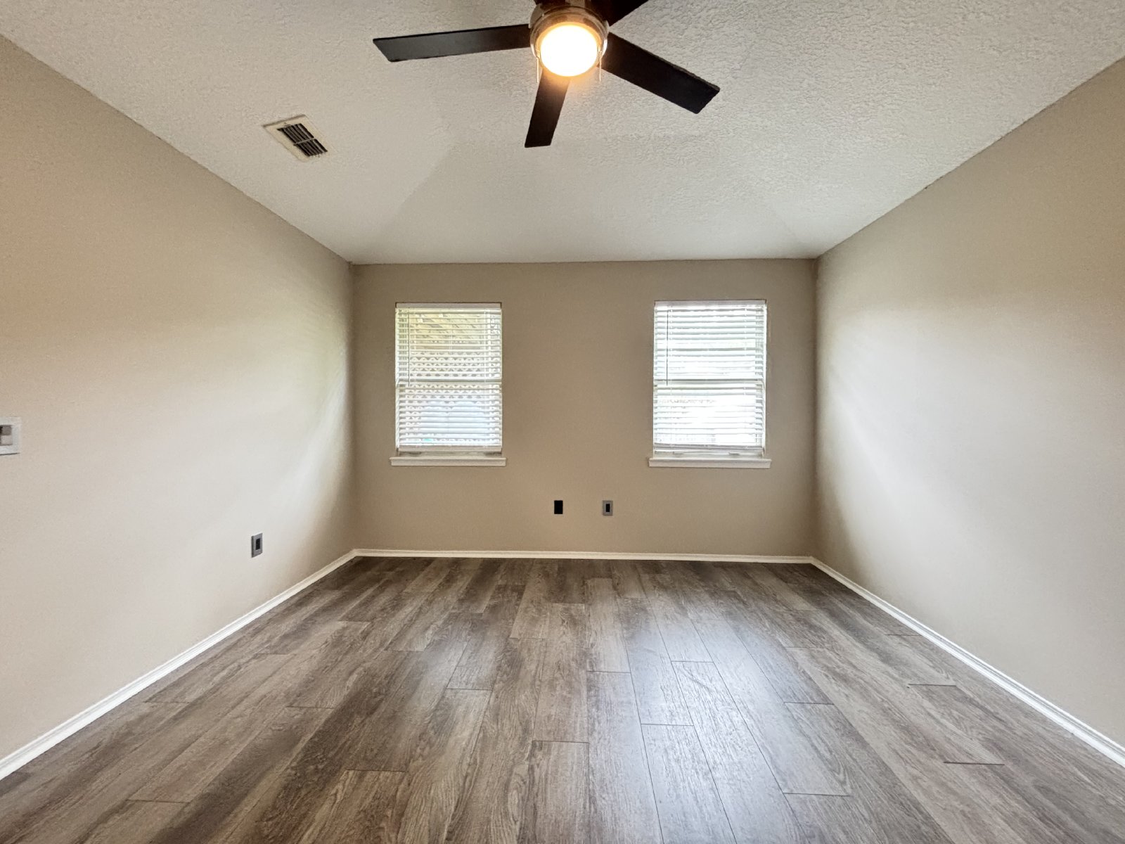 4 Bedroom 2 Bathroom Orange Park property image