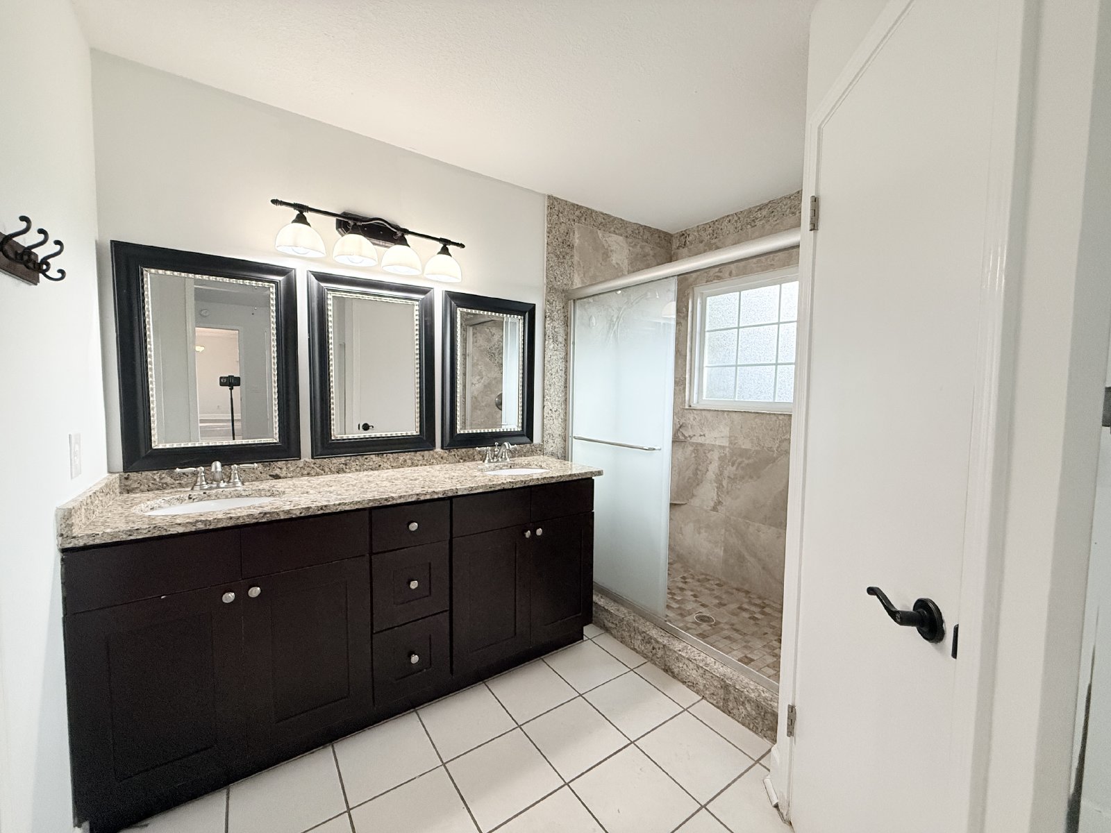 Freshly Updated 4BR with Huge Fenced Backyard property image