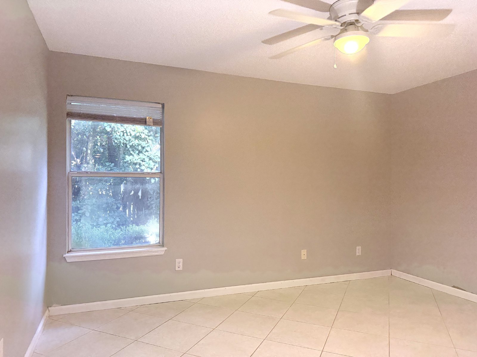 Amazing deal 3/2 w/ Screened Pool on a Cul-de-sac and Preserve property image