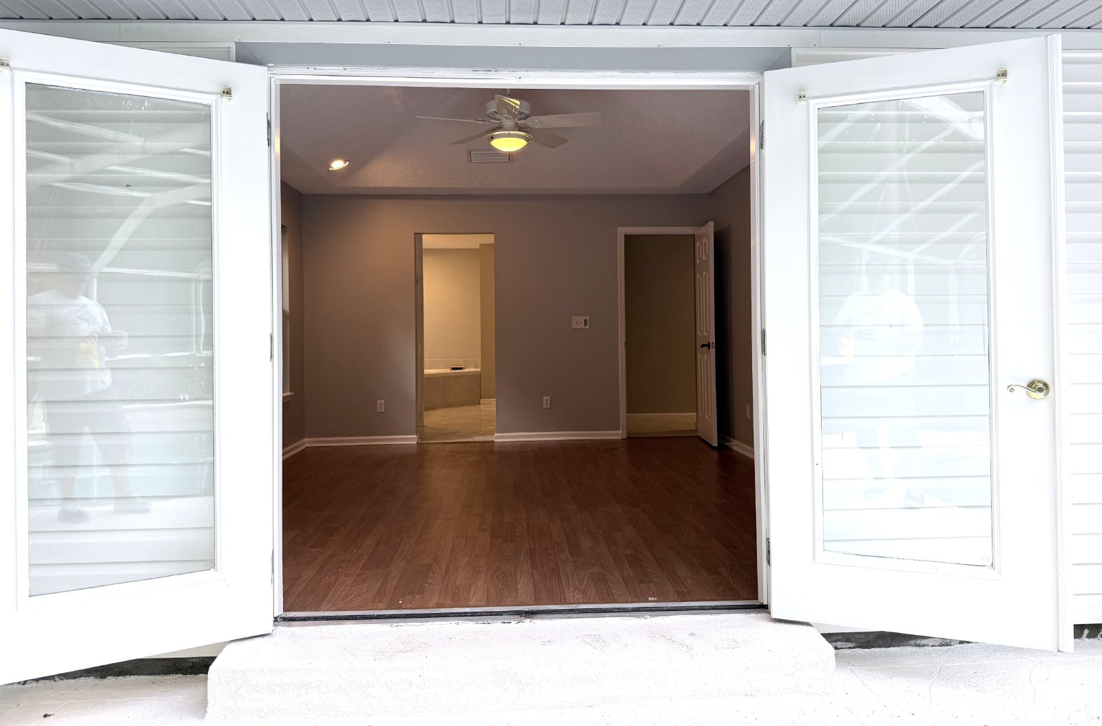 Amazing deal 3/2 w/ Screened Pool on a Cul-de-sac and Preserve property image
