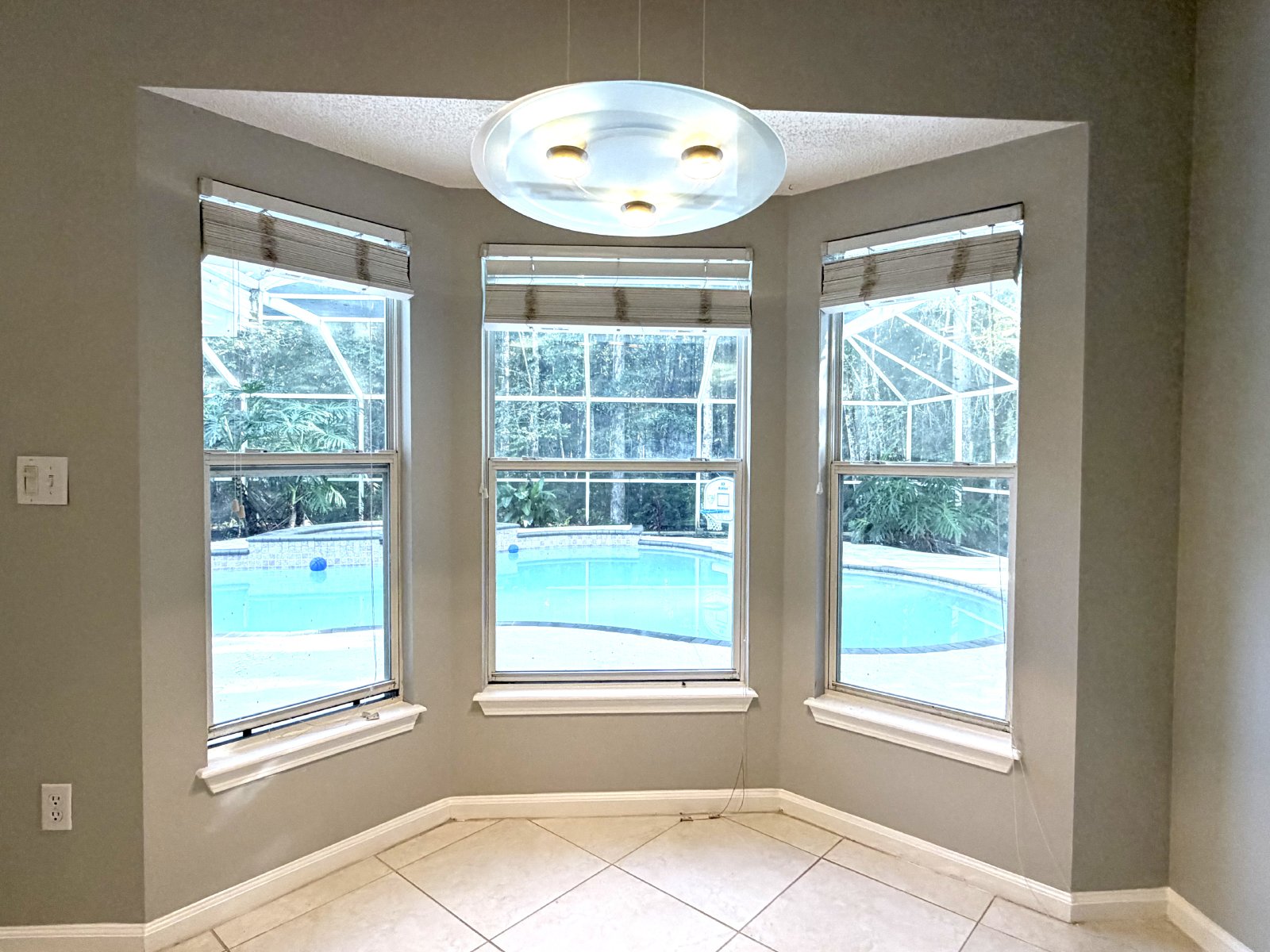 Amazing deal 3/2 w/ Screened Pool on a Cul-de-sac and Preserve property image