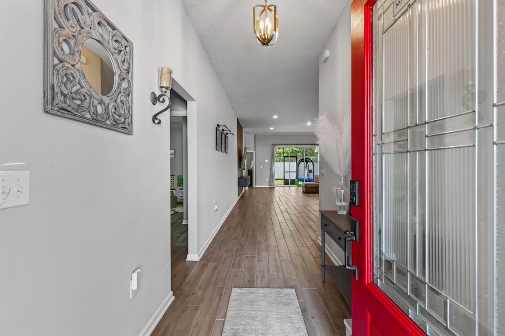 4 bedrooms 3 bathrooms - Cu-de-sac @ Alta Lakes Community - Ideal location property image