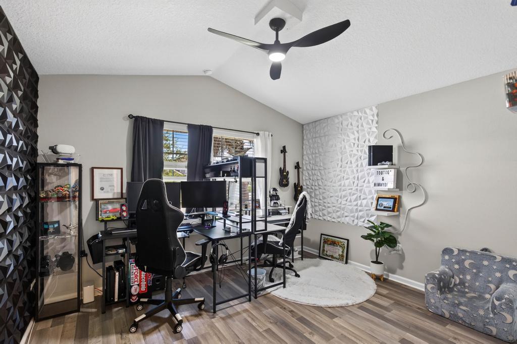 4 bedrooms 3 bathrooms - Cu-de-sac @ Alta Lakes Community - Ideal location property image