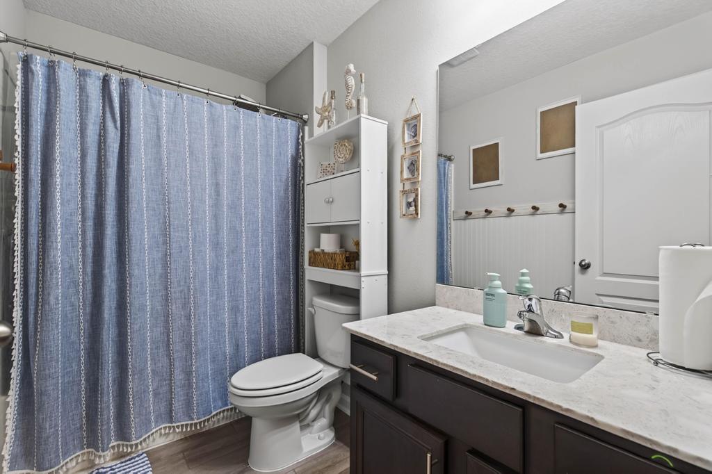 4 bedrooms 3 bathrooms - Cu-de-sac @ Alta Lakes Community - Ideal location property image