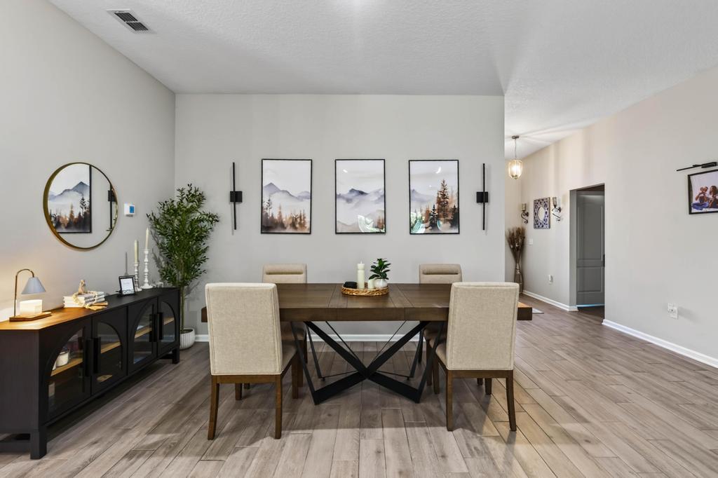 4 bedrooms 3 bathrooms - Cu-de-sac @ Alta Lakes Community - Ideal location property image