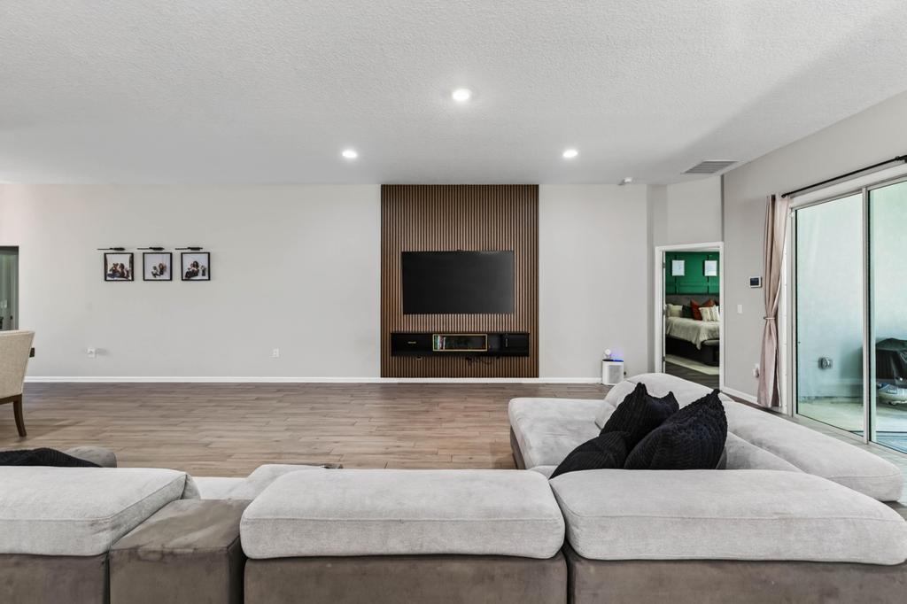 4 bedrooms 3 bathrooms - Cu-de-sac @ Alta Lakes Community - Ideal location property image